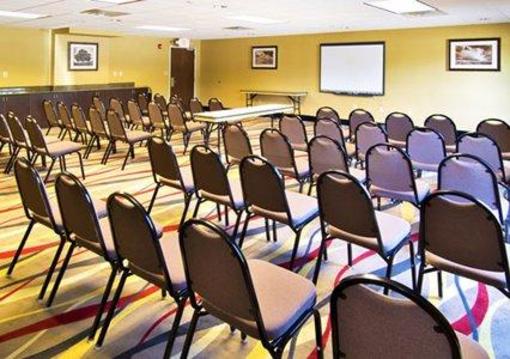фото отеля Quality Suites Warner Robins Robins AFB