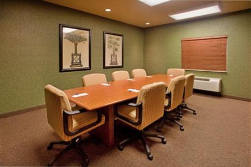 фото отеля Candlewood Suites St Robert