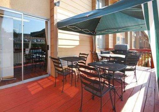 фото отеля Quality Inn Airport SeaTac