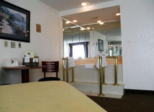 фото отеля Quality Inn & Suites North Lafayette Indianapolis