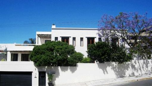 фото отеля Bayflowers Guest House