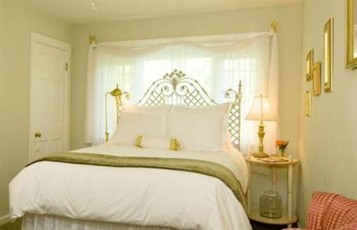 фото отеля Channel Road Inn - A Four Sisters Inn