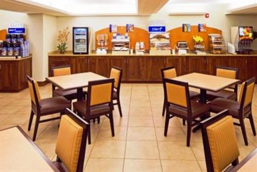 фото отеля Holiday Inn Express Cape Coral Fort Myers Area