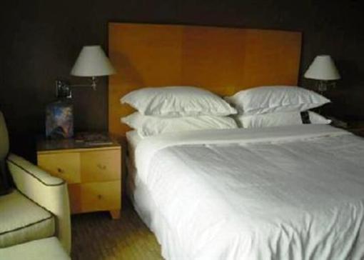 фото отеля Sheraton Tucson Hotel and Suites
