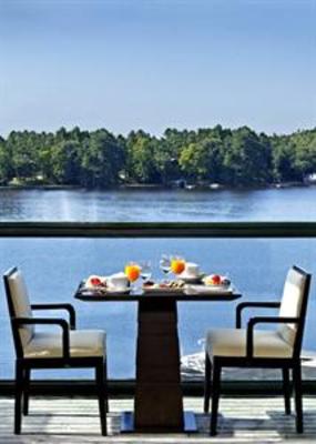 фото отеля Taboo Resort Golf and Spa Gravenhurst