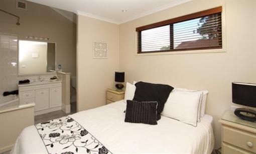 фото отеля Riverwood Downs Mountain Valley Resort