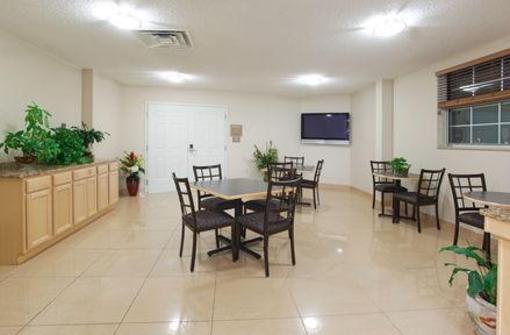 фото отеля Candlewood Suites Meridian Business Center