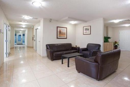 фото отеля Candlewood Suites Meridian Business Center