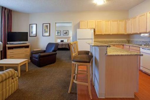 фото отеля Candlewood Suites Meridian Business Center