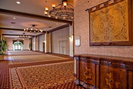 фото отеля Crowne Plaza Anaheim - Garden Grove