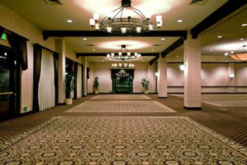 фото отеля Crowne Plaza Anaheim - Garden Grove