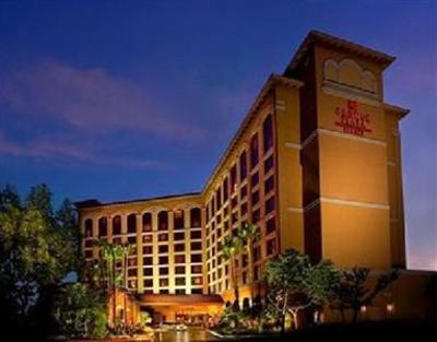 фото отеля Crowne Plaza Anaheim - Garden Grove