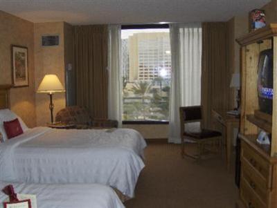 фото отеля Crowne Plaza Anaheim - Garden Grove