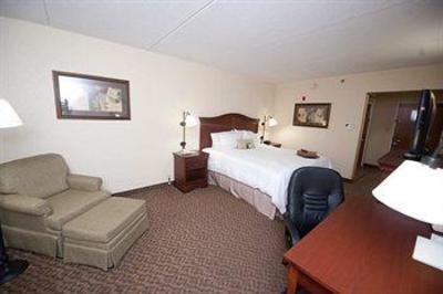 фото отеля Hampton Inn Richmond North / Ashland