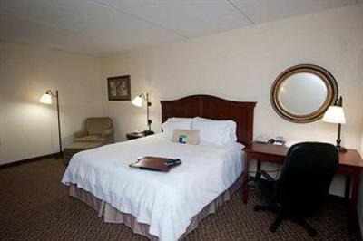 фото отеля Hampton Inn Richmond North / Ashland