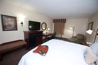 фото отеля Hampton Inn Richmond North / Ashland