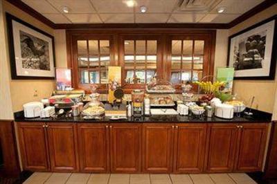 фото отеля Hampton Inn Richmond North / Ashland
