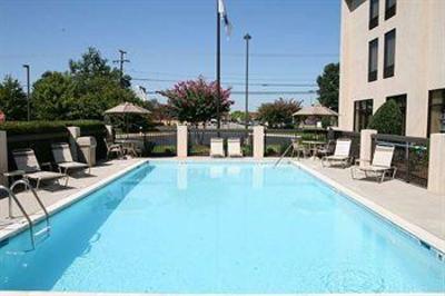 фото отеля Hampton Inn Richmond North / Ashland