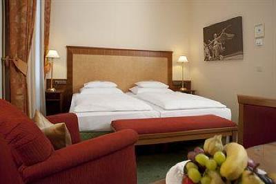 фото отеля Best Western Premier Kaiserhof Wien
