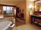 фото отеля Grand Waikikian Suites by Hilton Grand Vacations