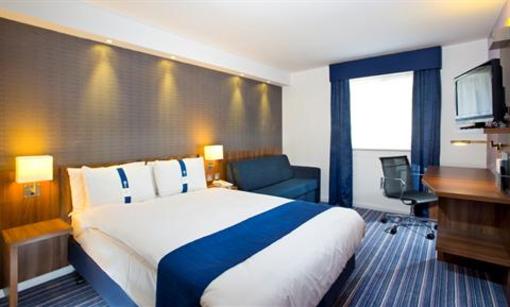 фото отеля Holiday Inn Express Leeds East