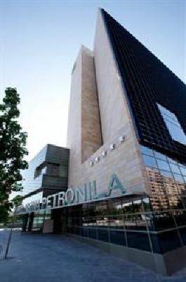 фото отеля Reina Petronila Hotel