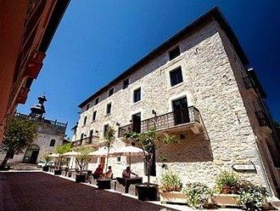 фото отеля Logis Hotel Les Fleurines