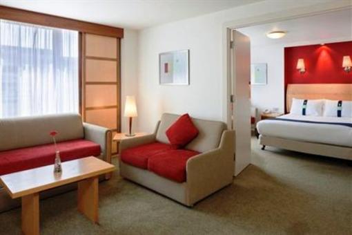 фото отеля Holiday Inn Milton Keynes