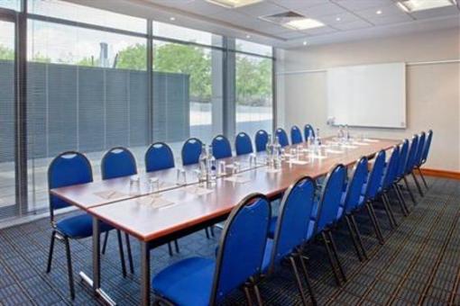 фото отеля Holiday Inn Milton Keynes