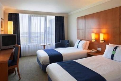 фото отеля Holiday Inn Milton Keynes