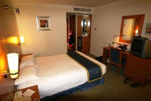 фото отеля Holiday Inn Milton Keynes