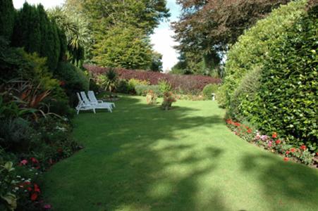 фото отеля Green Lawns