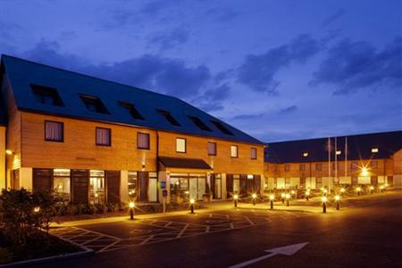 фото отеля Holiday Inn Express Downs Epsom