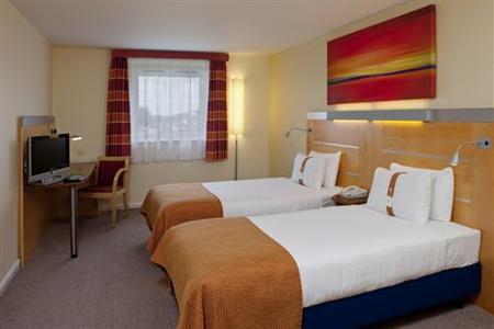 фото отеля Holiday Inn Express Downs Epsom