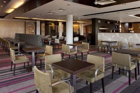 фото отеля Holiday Inn Express Downs Epsom