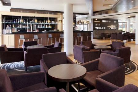фото отеля Holiday Inn Express Downs Epsom