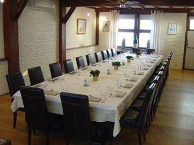 фото отеля Hotel Des Acacias Neuville-en-Ferrain