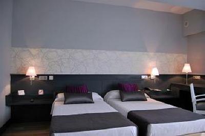 фото отеля Hostal Torrejon De Ardoz