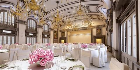 фото отеля Doubletree by Hilton The Tudor Arms Hotel