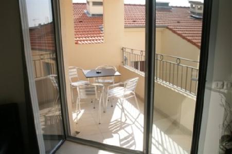 фото отеля Suite Affaire Cannes Vieux Port