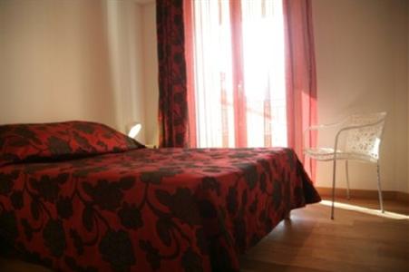 фото отеля Suite Affaire Cannes Vieux Port