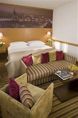 фото отеля Starhotels Tourist