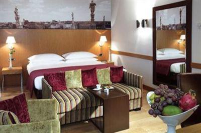фото отеля Starhotels Tourist