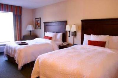 фото отеля Hampton Inn Newark-Harrison-Riverwalk