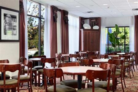 фото отеля Hampton Inn Tallahassee Central