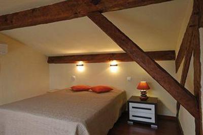 фото отеля Hotel Le Logis du Chateau Vaison-la-Romaine