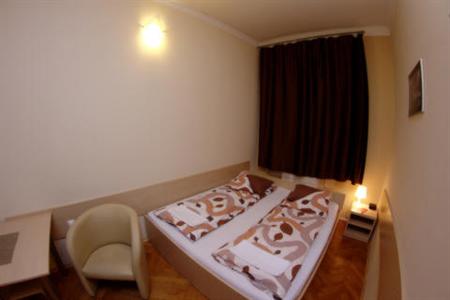 фото отеля Hostel Euro-Room Krakow