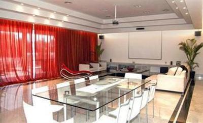 фото отеля Interplaza Hotel