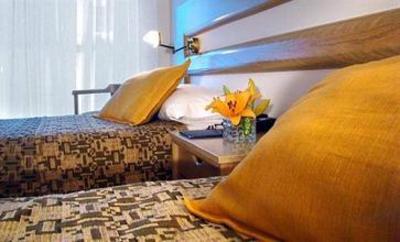 фото отеля Interplaza Hotel