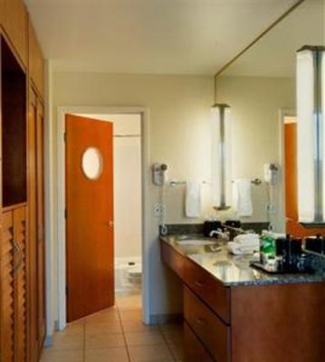 фото отеля Watertown Hotel